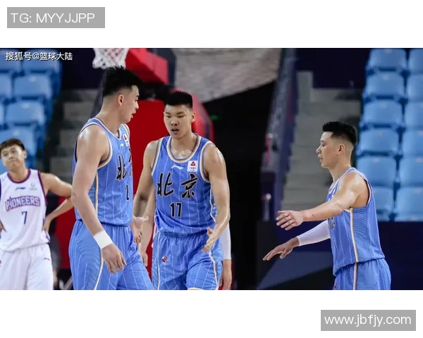 火箭队与雷霆队激战正酣CCTV5直播精彩赛事回顾与分析